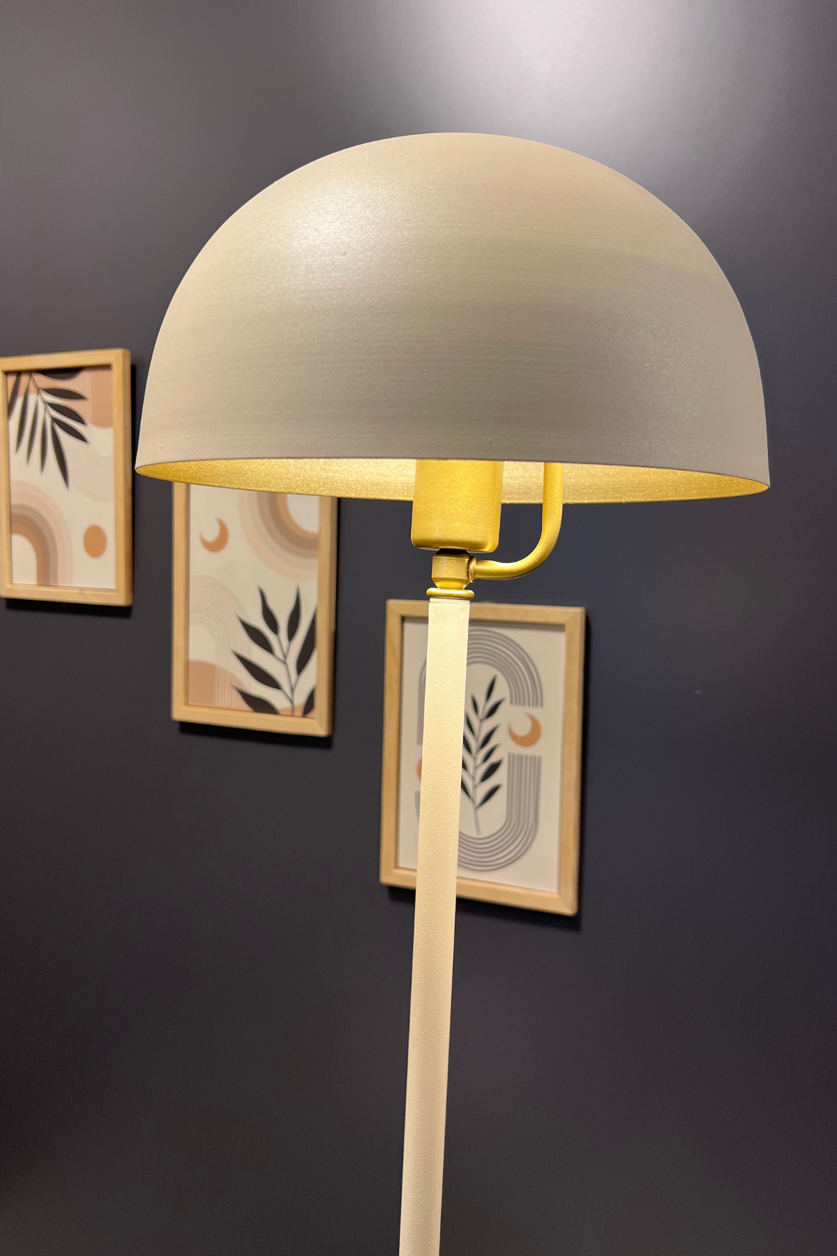 Toms Krem Lambader  Modern Dekoratif Metal Tasarım Şık Yerden Aydınlatma Lambası