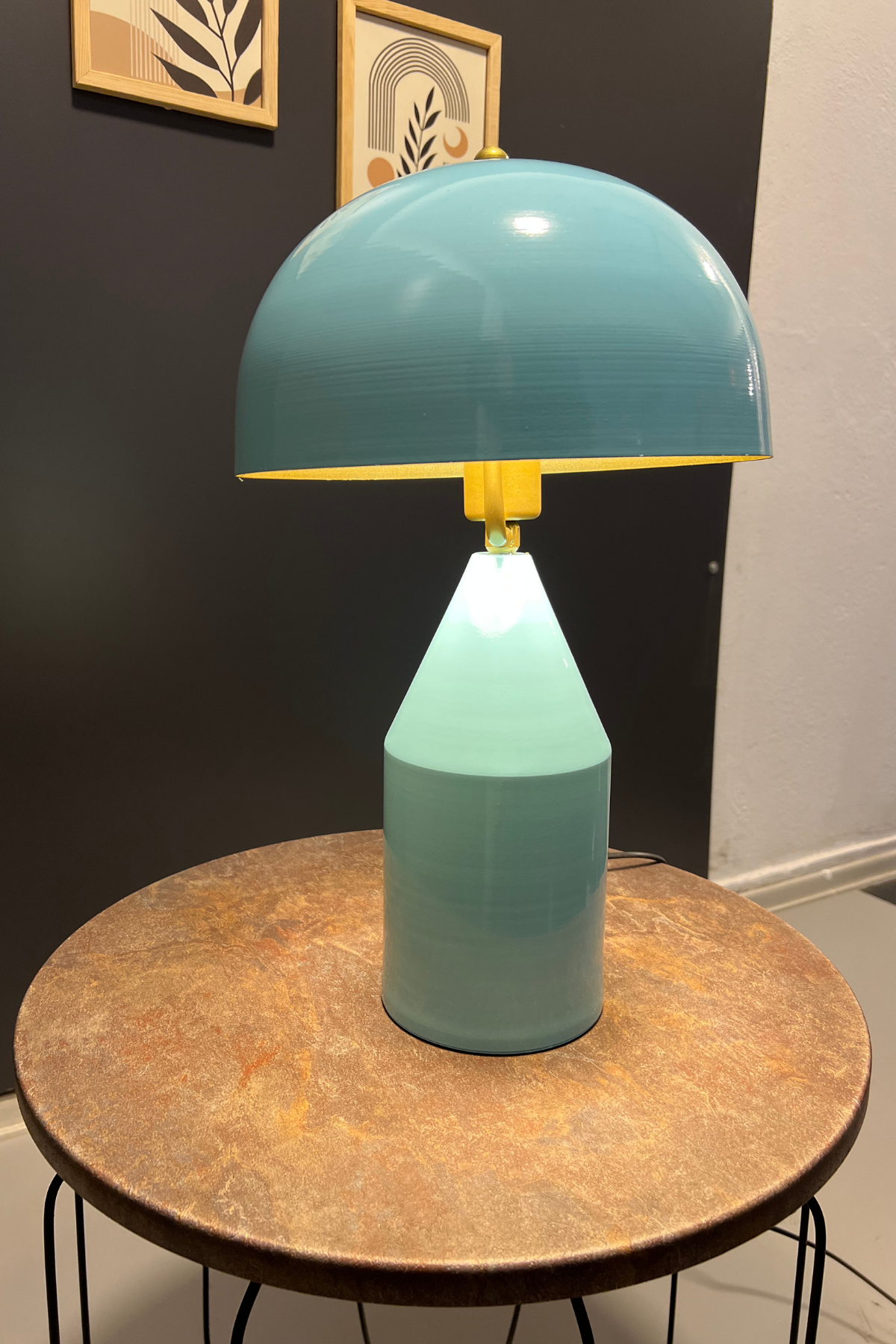 Toms Mavi Masa Lambası Modern Dekoratif Metal Tasarım Şık Aydınlatma