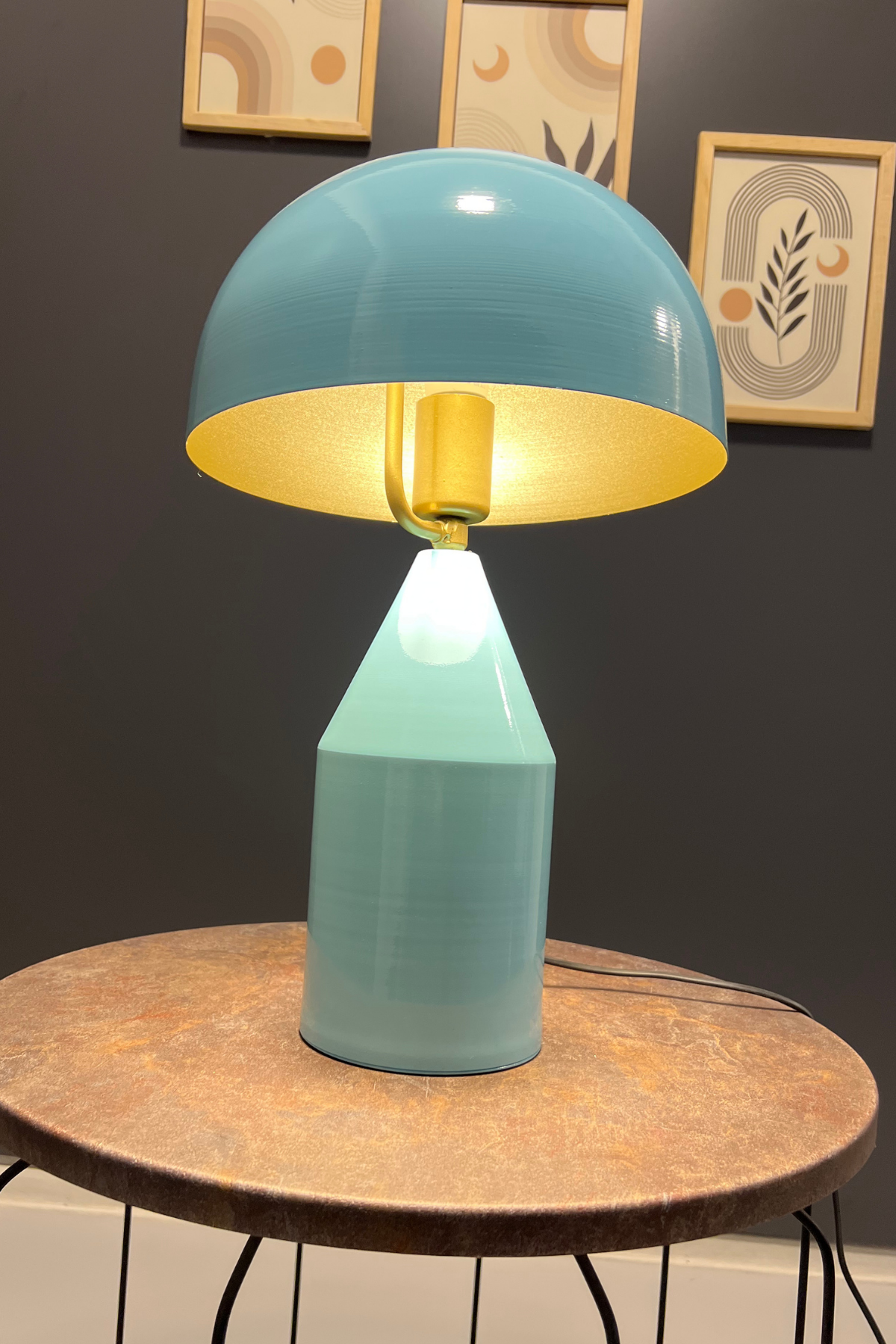 Toms Mavi Masa Lambası Modern Dekoratif Metal Tasarım Şık Aydınlatma