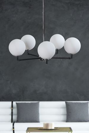 Leo 5 Li Siyah-Krom Metal Gövde Beyaz Camlı Mafsallı  Tasarım Lüx Avize