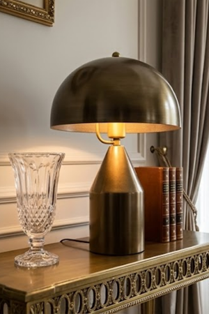 Toms Eskitme Masa Lambası Modern Dekoratif Metal Tasarım Şık Aydınlatma