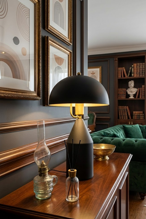 Toms Siyah Masa Lambası Modern Dekoratif Metal Tasarım Şık Aydınlatma